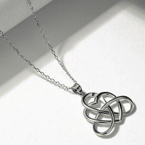 NWOT Silver Celtic Knot Necklace